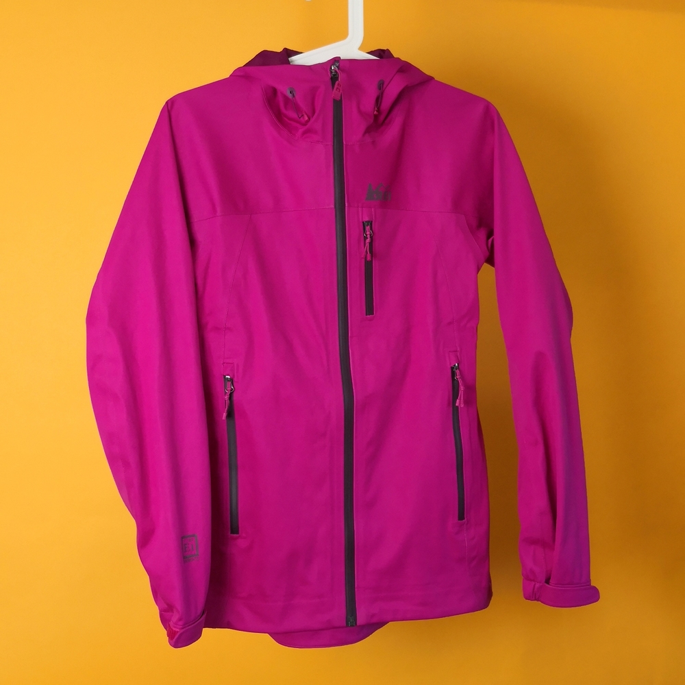 REI Women Jacket waterproof fucsia XS w/hoodie